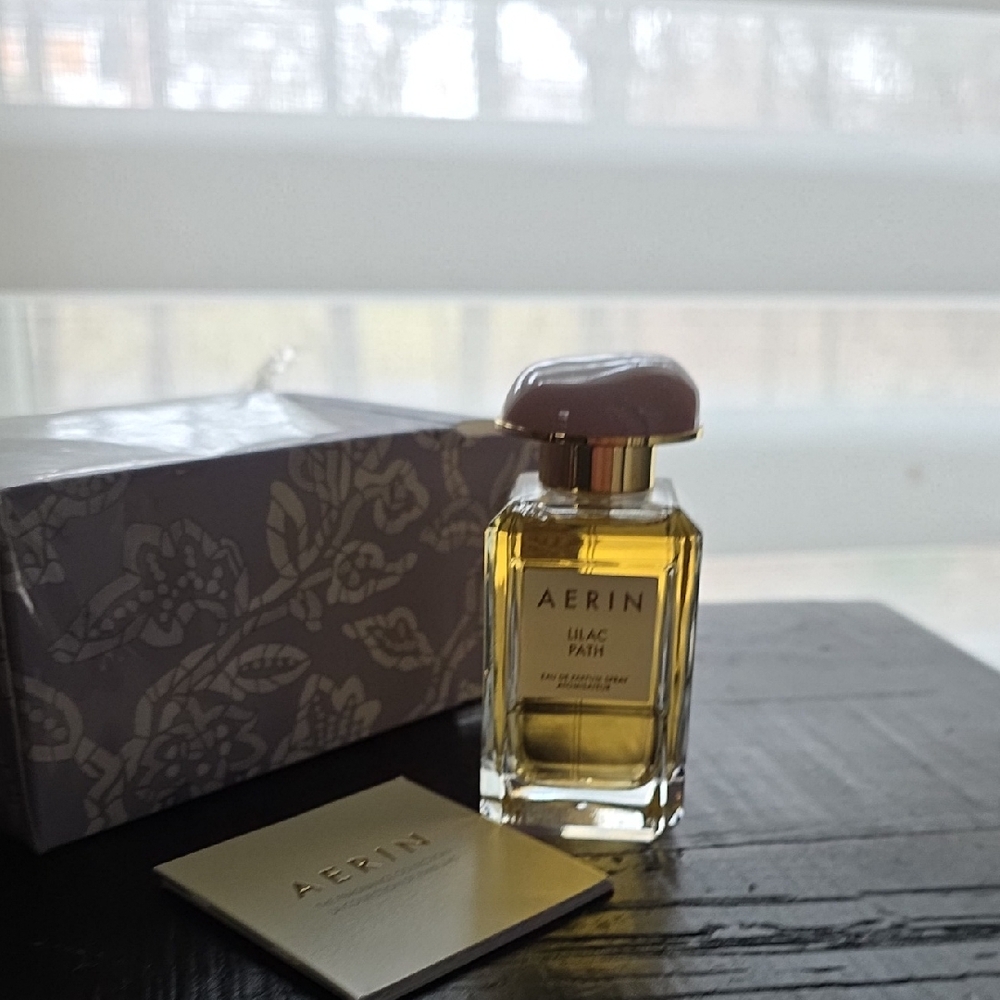AERIN Lilac Path Eau de Parfum - Lavender and Cream - Picture 4 of 5